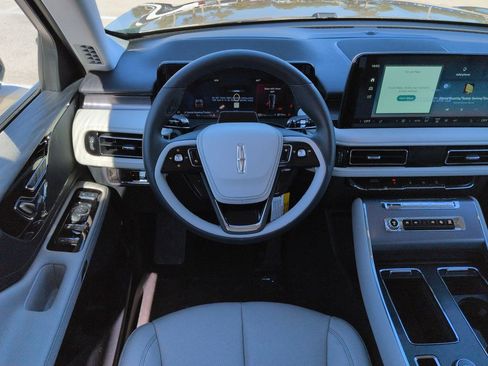 Used 2026 Lincoln Aviator 2WD image 17