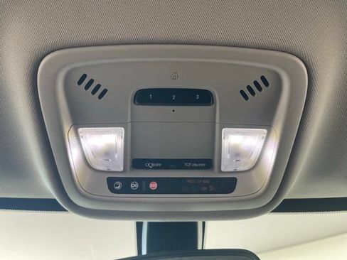 Used 2021 Chevrolet Traverse LT w/ LPO, Floor Liner Package AWD/4WD image 44