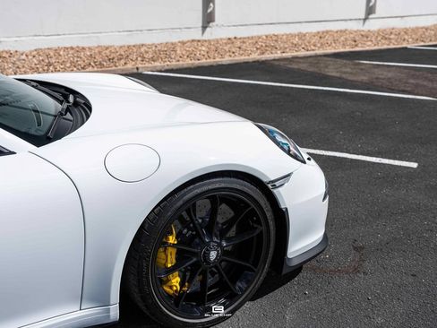 Used 2016 Porsche 911 R RWD image 10