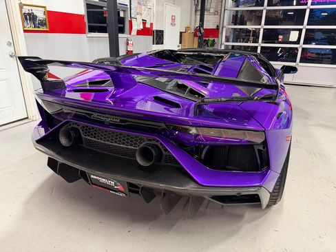 Used 2021 Lamborghini Aventador SVJ image 9
