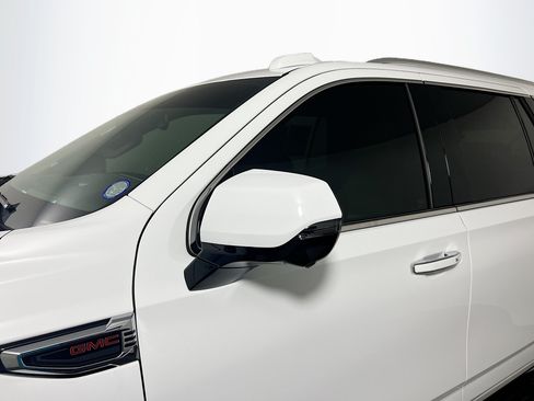 Used 2025 GMC Yukon Elevation RWD image 12