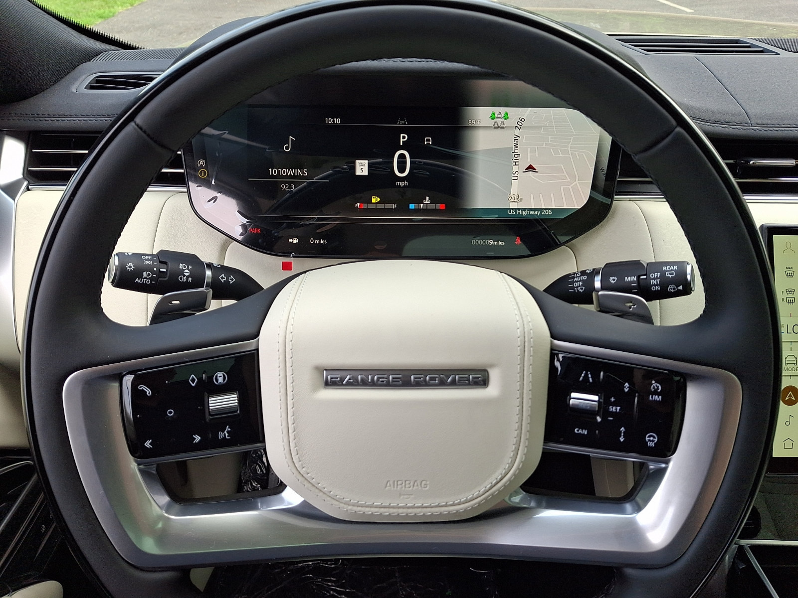 New 2026 Land Rover Range Rover Long Wheelbase SE AWD/4WD image 17