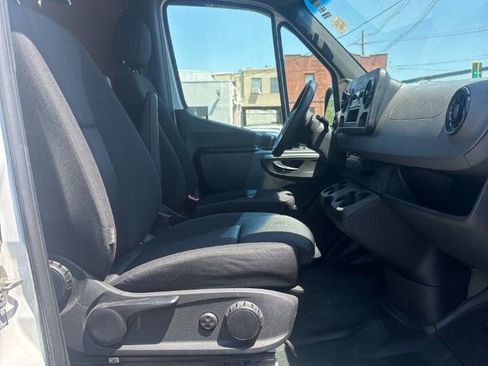 Used 2022 Mercedes-Benz Sprinter 2500 image 14