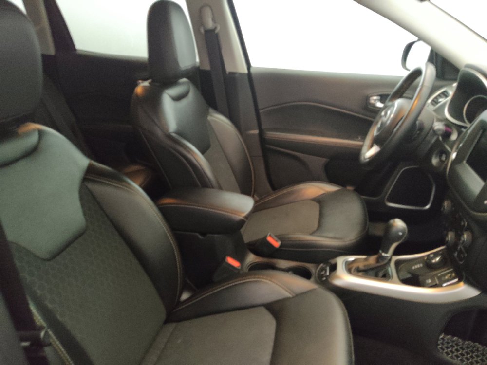 Used 2019 Jeep Compass Latitude w/ Cold Weather Group AWD/4WD image 21