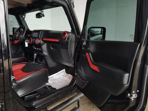 Used 2014 Jeep Wrangler Unlimited Sport w/ Quick Order Package 24S AWD/4WD image 10