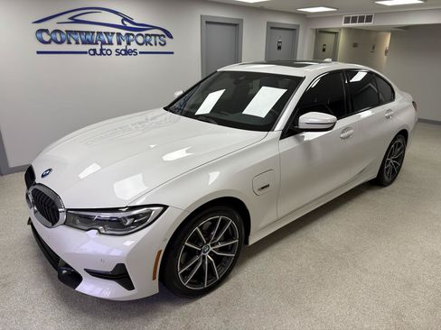 Used 2022 BMW 330e xDrive w/ Driving Assistance Package AWD/4WD image 2