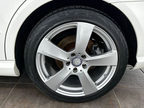 Used 2010 Mercedes-Benz E 350 4MATIC Sedan image 39