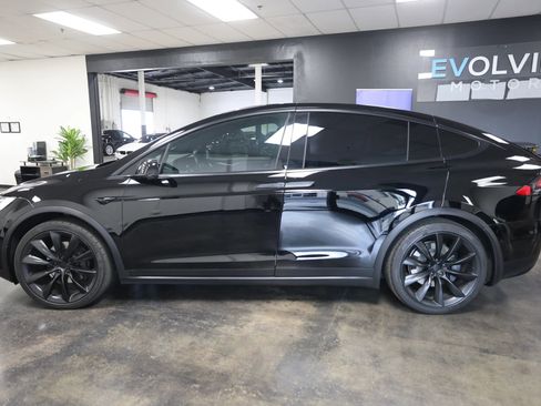 Used 2020 Tesla Model X Long Range image 8