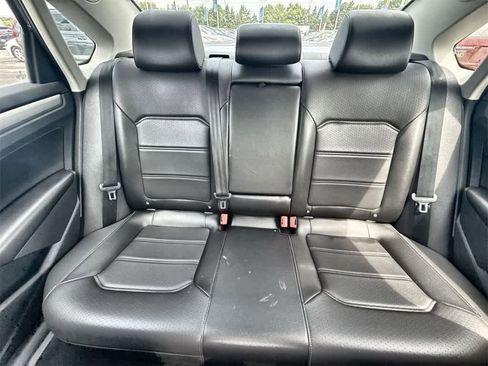 Used 2022 Volkswagen Passat 2.0T SE image 19