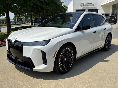 New 2026 BMW iX M70 image 1