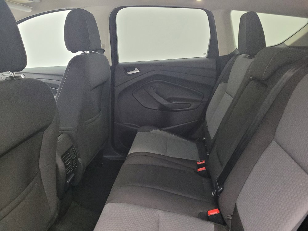 Used 2017 Ford Escape SE w/ SE Cold Weather Package FWD image 18