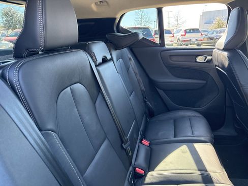 Certified 2025 Volvo XC40 B5 Plus image 9