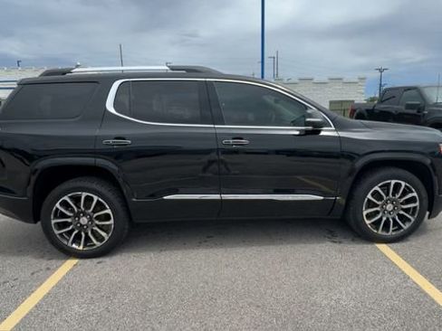 Used 2020 GMC Acadia Denali w/ Technology Package AWD/4WD image 9