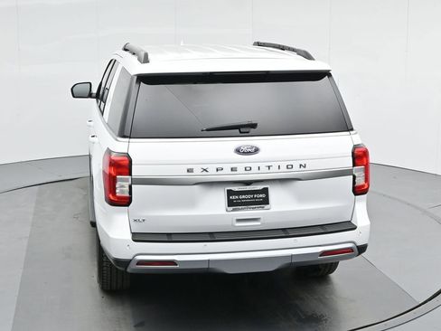 Certified 2024 Ford Expedition XLT RWD image 49
