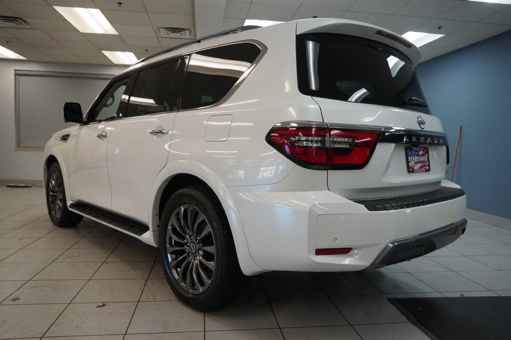 Used 2023 Nissan Armada Platinum w/ Captain's Chairs Package AWD/4WD image 3