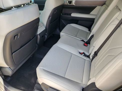 Used 2025 Hyundai Santa Fe SEL image 20