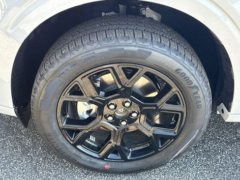 New 2026 Ford Maverick Lobo AWD/4WD image 13