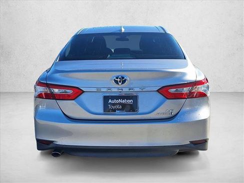 Used 2019 Toyota Camry LE image 6