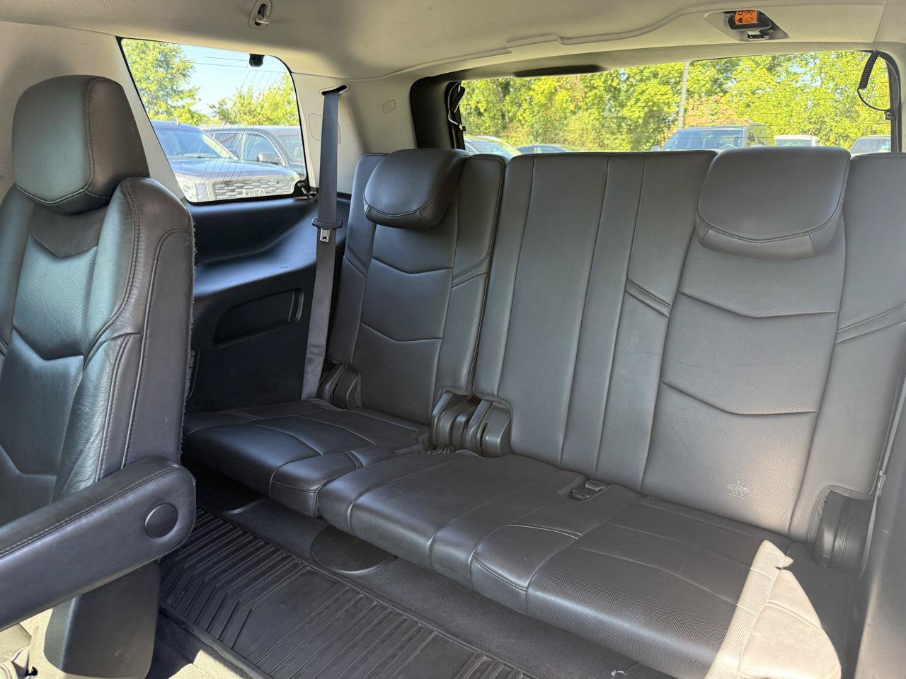 Used 2018 Cadillac Escalade Luxury RWD image 15