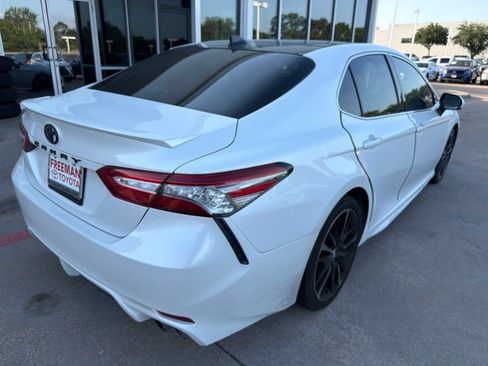 Used 2019 Toyota Camry XSE FWD image 8