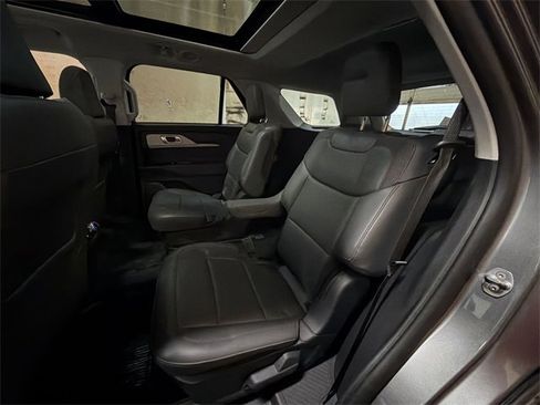 Used 2025 Ford Explorer Active w/ Active Comfort Package image 24