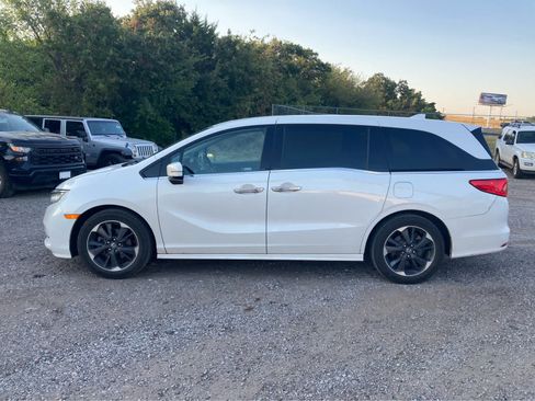 Used 2022 Honda Odyssey Elite image 3