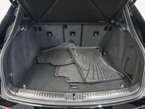 Certified 2026 Porsche Macan AWD/4WD image 27