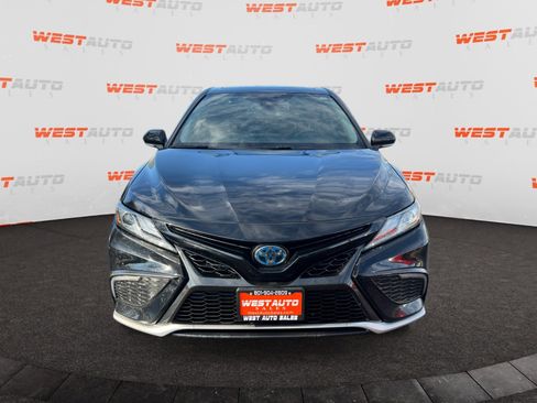 Used 2022 Toyota Camry XSE image 8