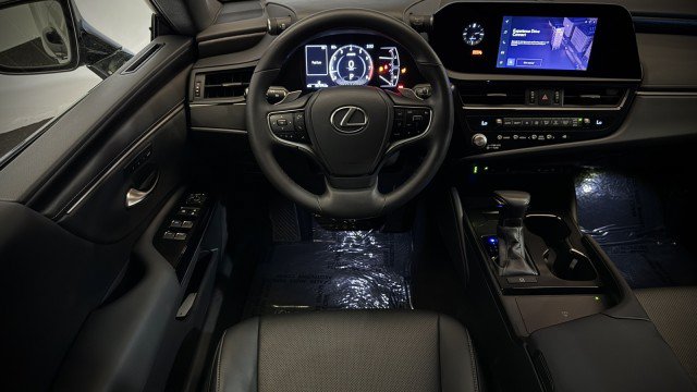 Used 2023 Lexus ES 350 w/ Premium Package FWD image 6