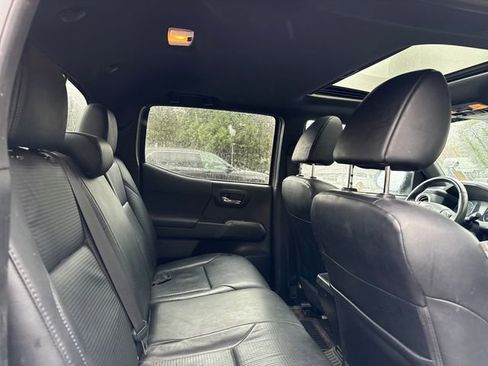 Used 2020 Toyota Tacoma TRD Off-Road w/ TRD Premium Off Road Package image 13