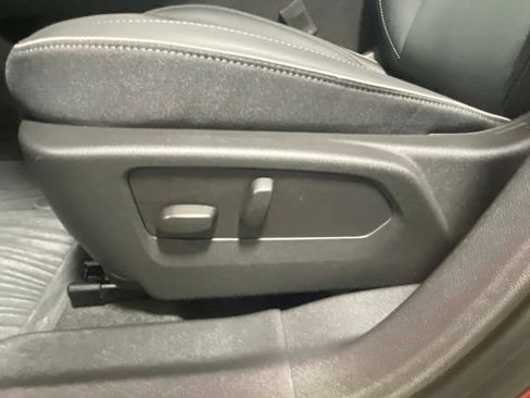 Used 2023 Buick Envision Essence FWD image 11