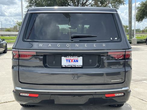 Used 2022 Jeep Wagoneer Series III w/ Premium Group I image 5