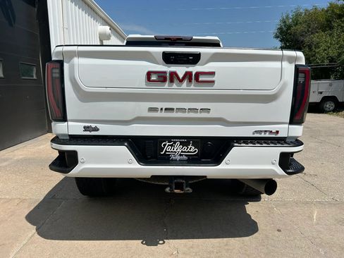 Used 2024 GMC Sierra 2500 AT4 w/ AT4 Premium Plus Package AWD/4WD image 6
