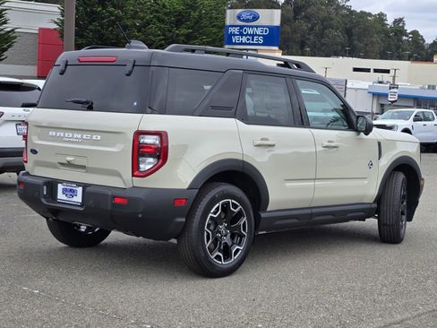 New 2025 Ford Bronco Sport Outer Banks w/ Outer Banks Tech Package+ image 4