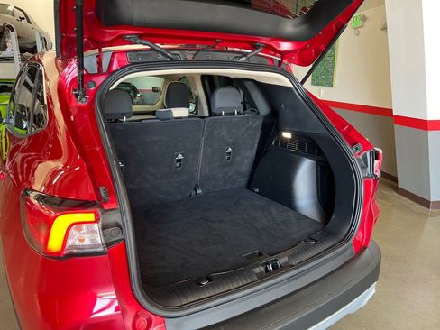 Used 2020 Ford Escape SE image 37