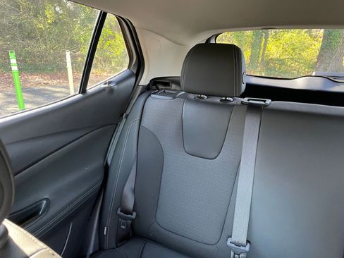 Used 2025 Buick Encore GX Preferred image 37