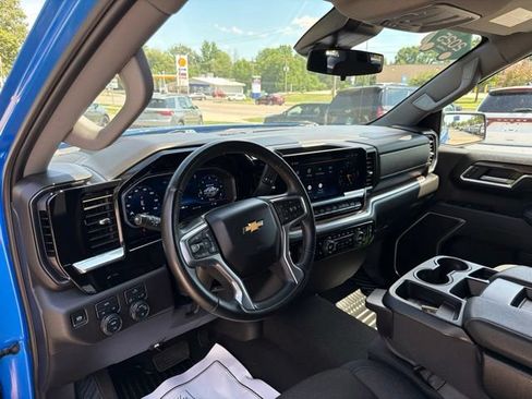 Certified 2025 Chevrolet Silverado 1500 LT AWD/4WD image 22