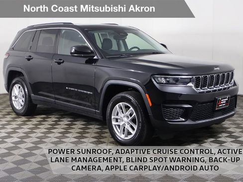 Used 2023 Jeep Grand Cherokee Laredo AWD/4WD image 1