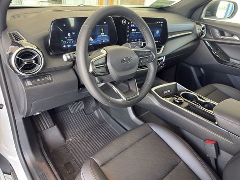 New 2026 Chevrolet Equinox LT AWD/4WD image 12