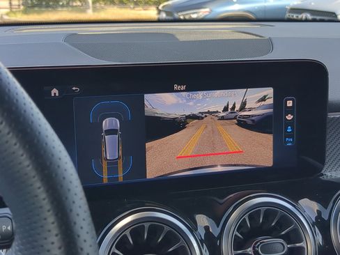 Certified 2025 Mercedes-Benz GLB 250 image 25