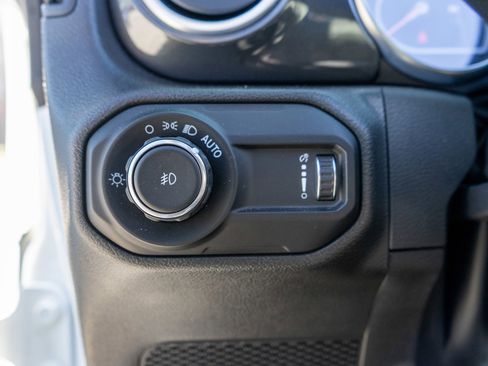 Used 2023 Jeep Wrangler Unlimited Sahara image 16