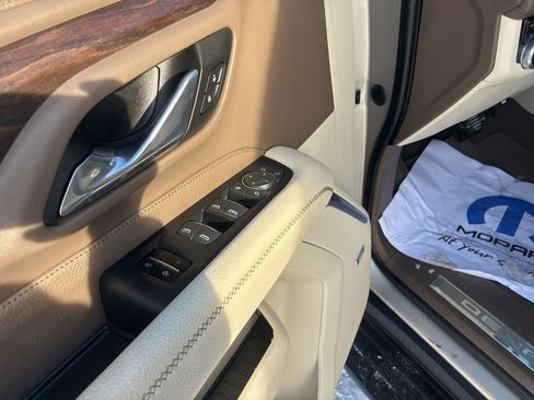 Used 2021 GMC Yukon Denali image 15