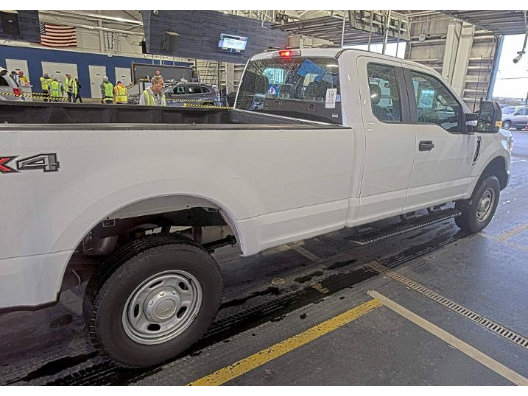 Used 2022 Ford F250 XL w/ Power Equipment Group AWD/4WD image 2
