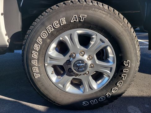 Used 2024 RAM 2500 Big Horn w/ Off Road Package AWD/4WD image 7