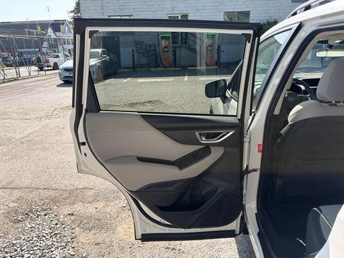 Used 2024 Subaru Forester Premium AWD/4WD image 27