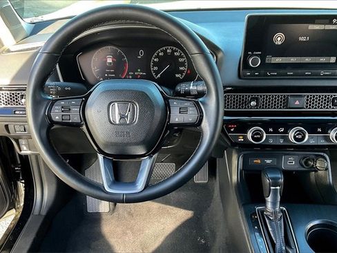 Used 2024 Honda Civic EX-L image 5