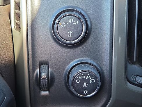 Used 2017 Chevrolet Silverado 1500 High Country image 18