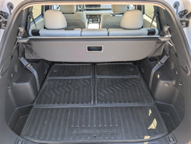 Used 2025 Mitsubishi Outlander SE FWD image 14