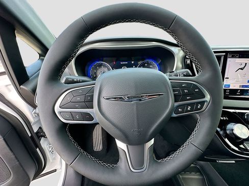 New 2026 Chrysler Voyager LX FWD image 9