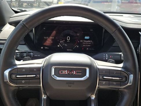Used 2025 GMC Acadia Elevation FWD image 20